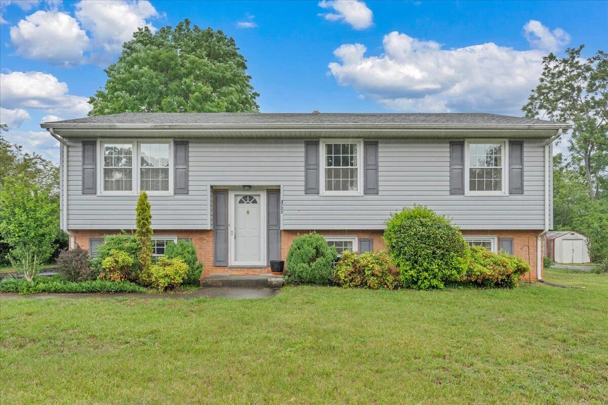 3722 Meadowlark RD - Photo 2