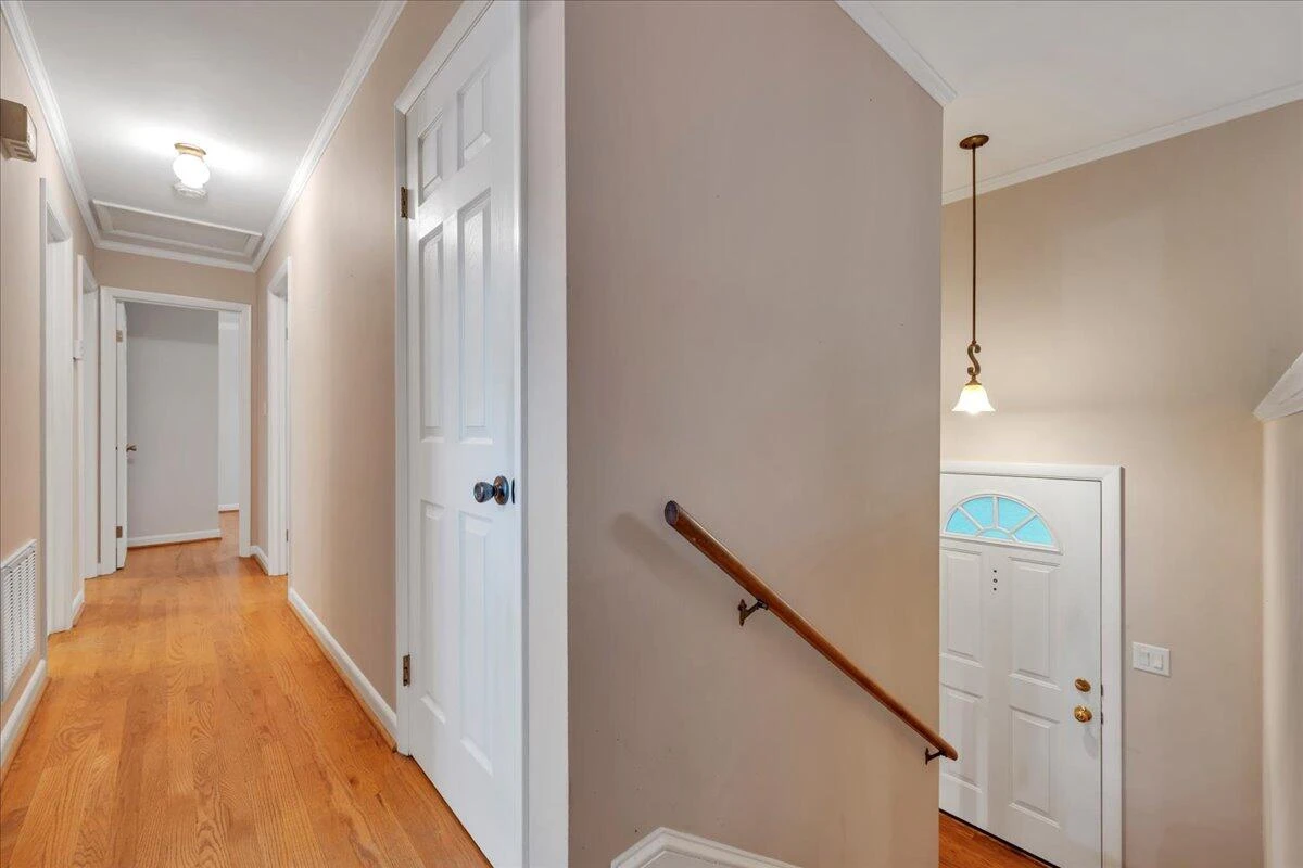 3722 Meadowlark RD - Photo 3