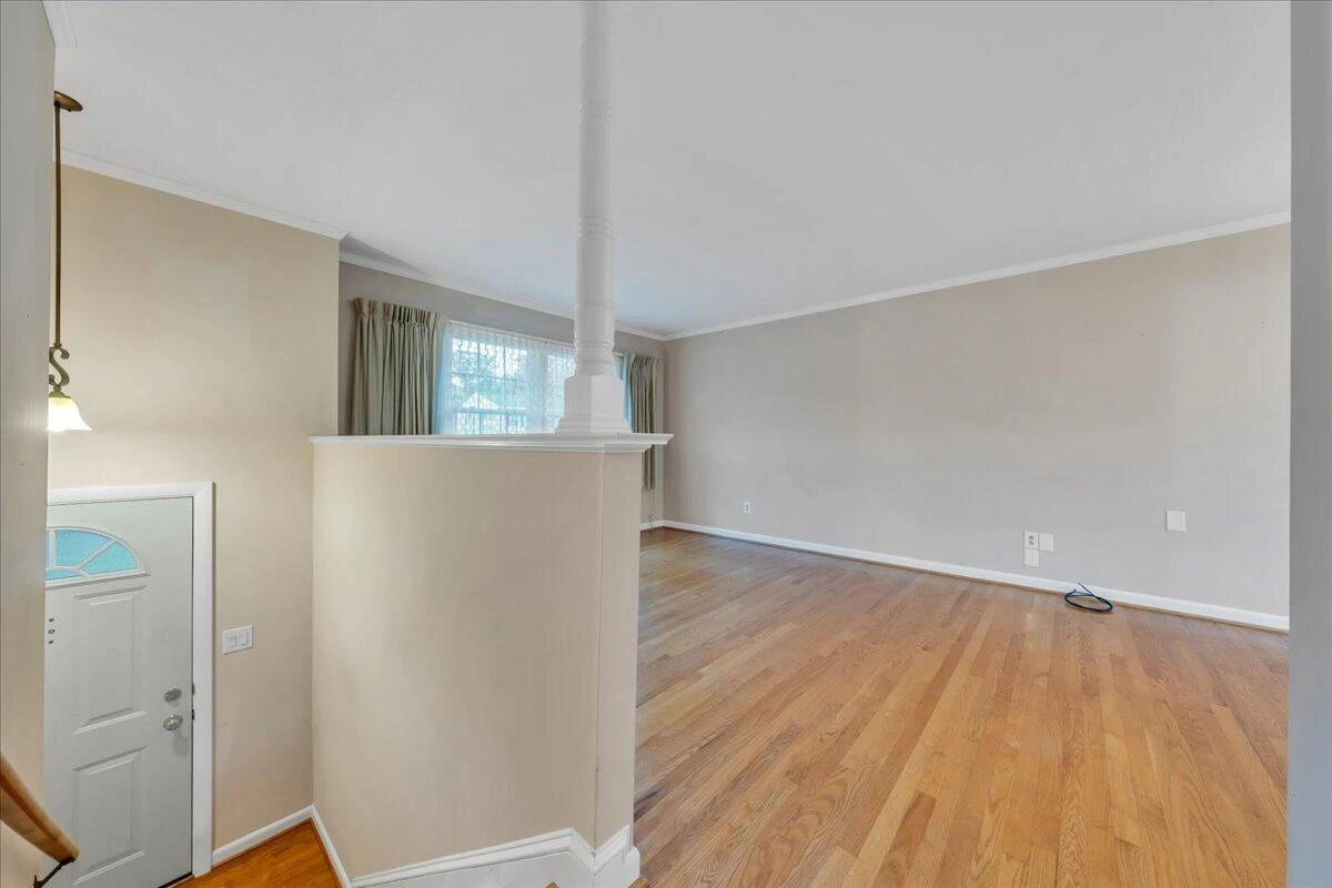 3722 Meadowlark RD - Photo 4