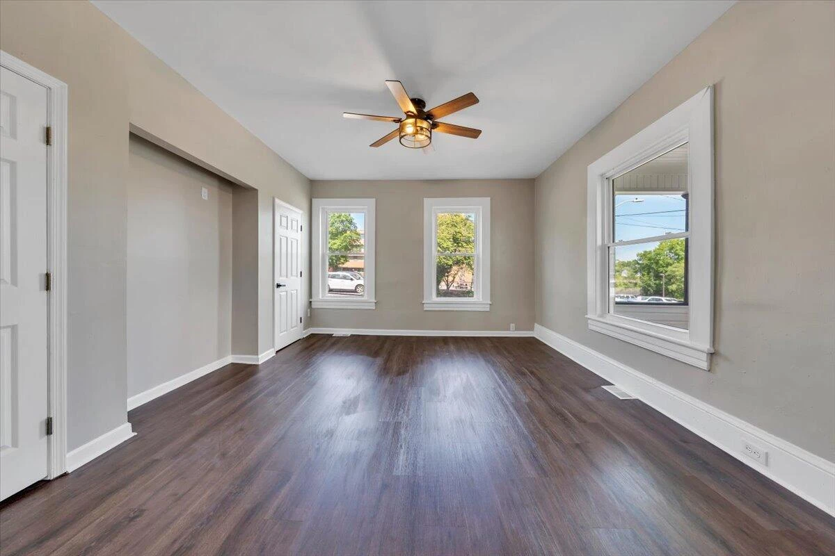 552 Chestnut AVE NW - Photo 11