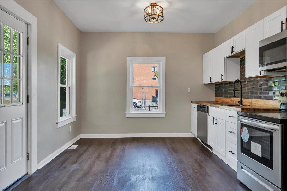552 Chestnut AVE NW - Photo 20