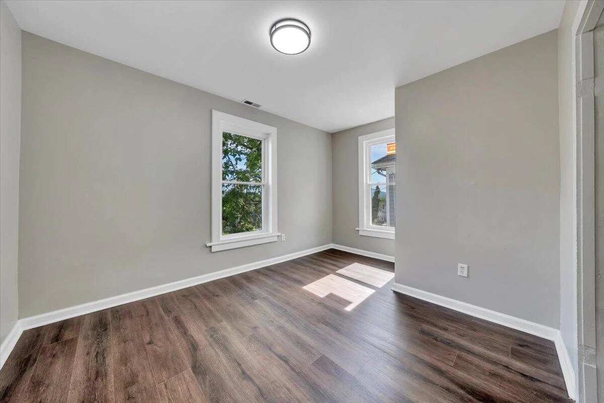 552 Chestnut AVE NW - Photo 26