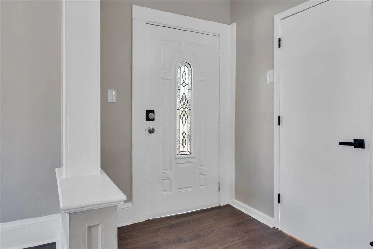 552 Chestnut AVE NW - Photo 8