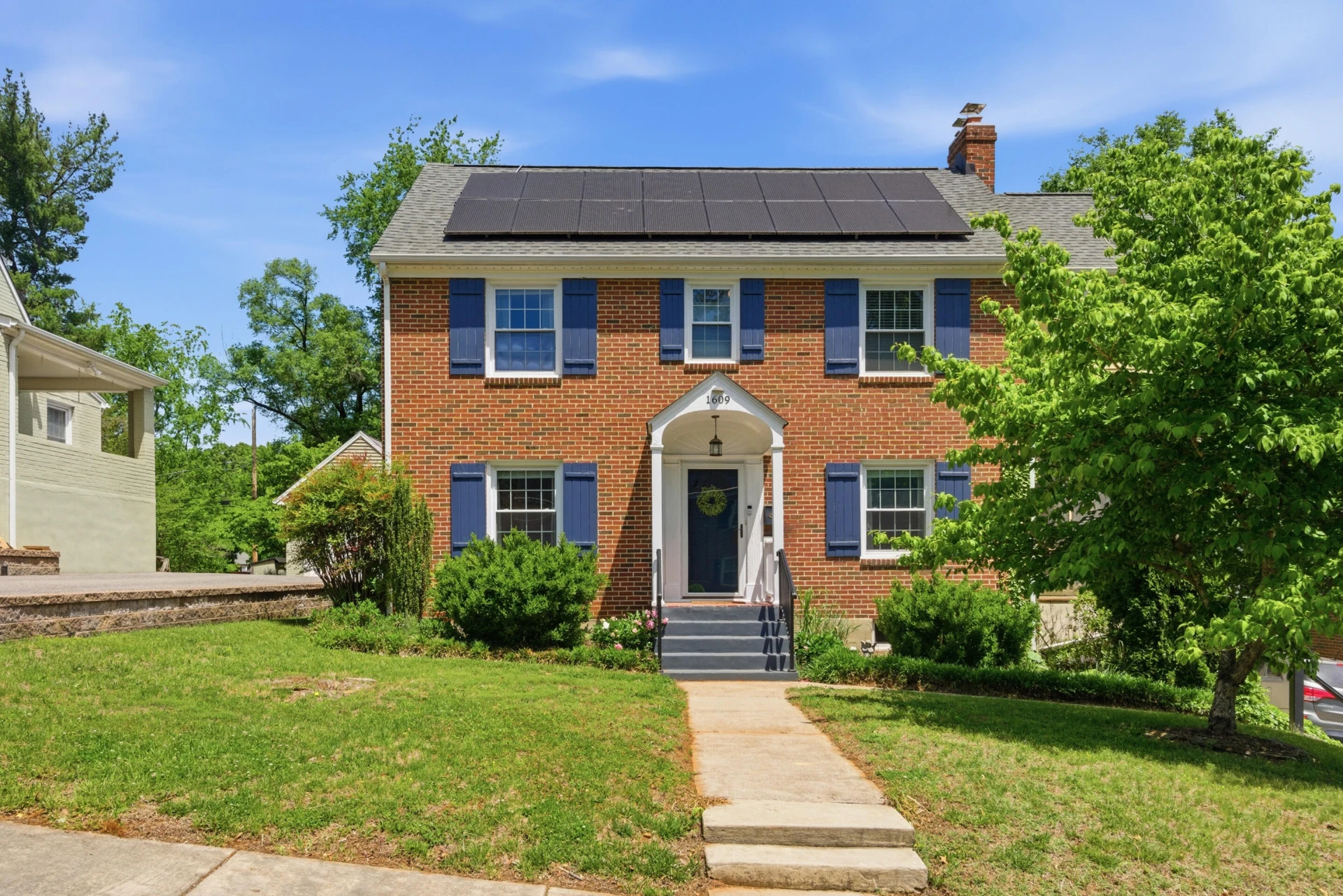 1609 Center Hill DR SW