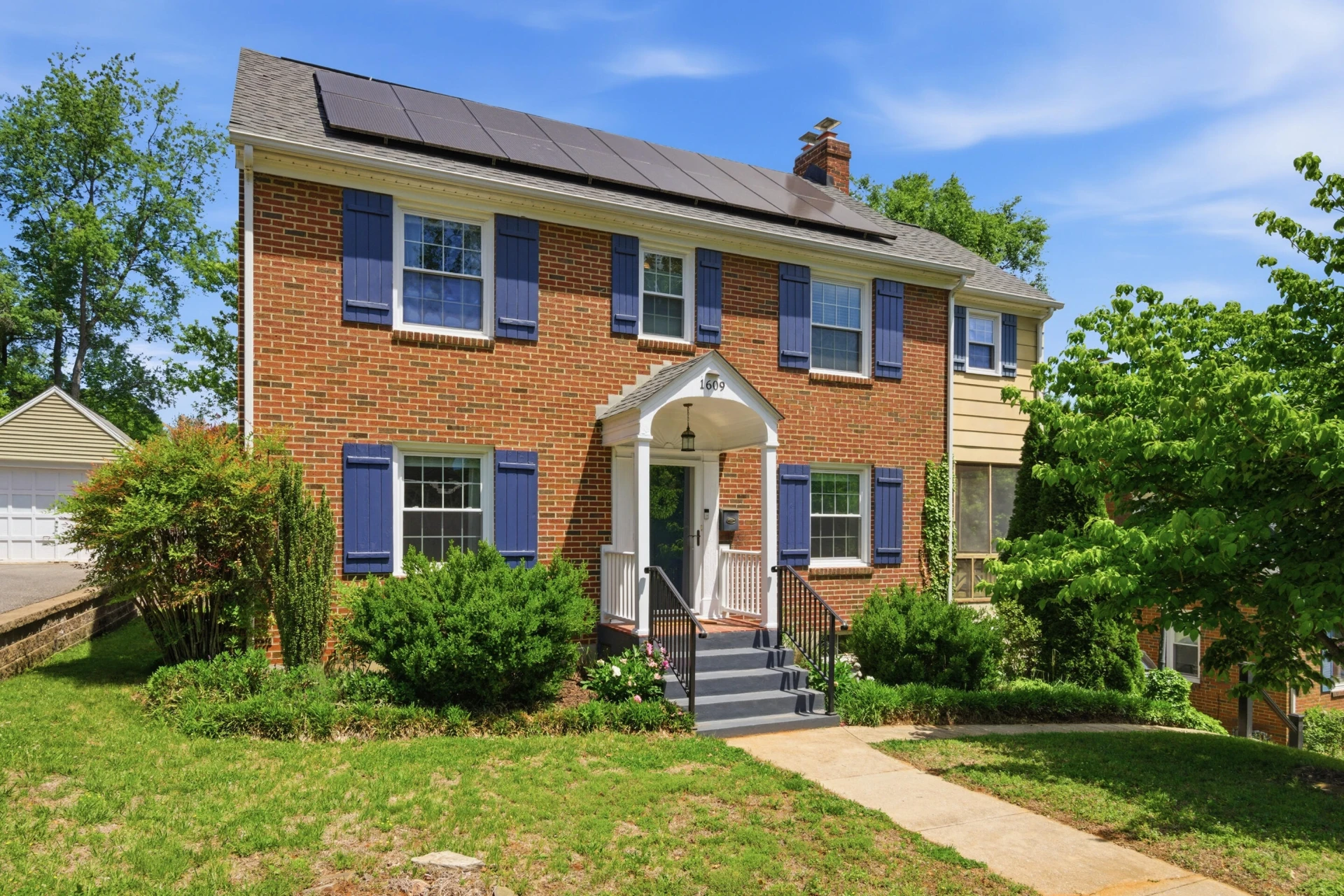 1609 Center Hill DR SW - Photo 2