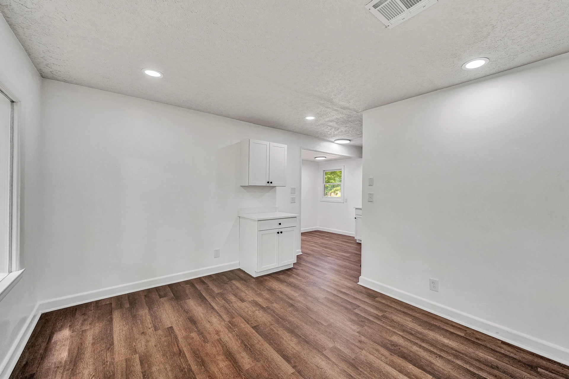 83 Maid Marian CT - Photo 10
