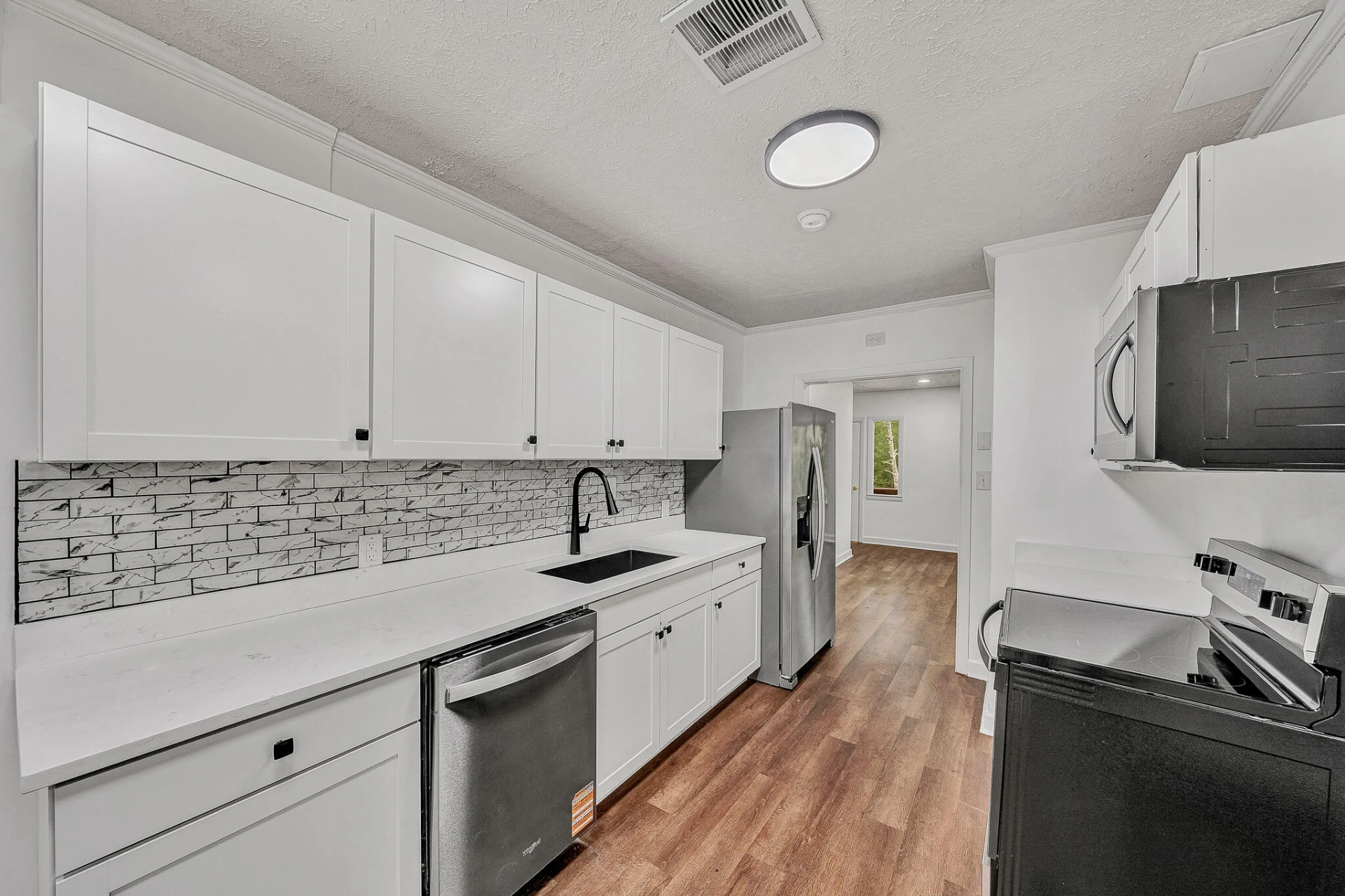 83 Maid Marian CT - Photo 2