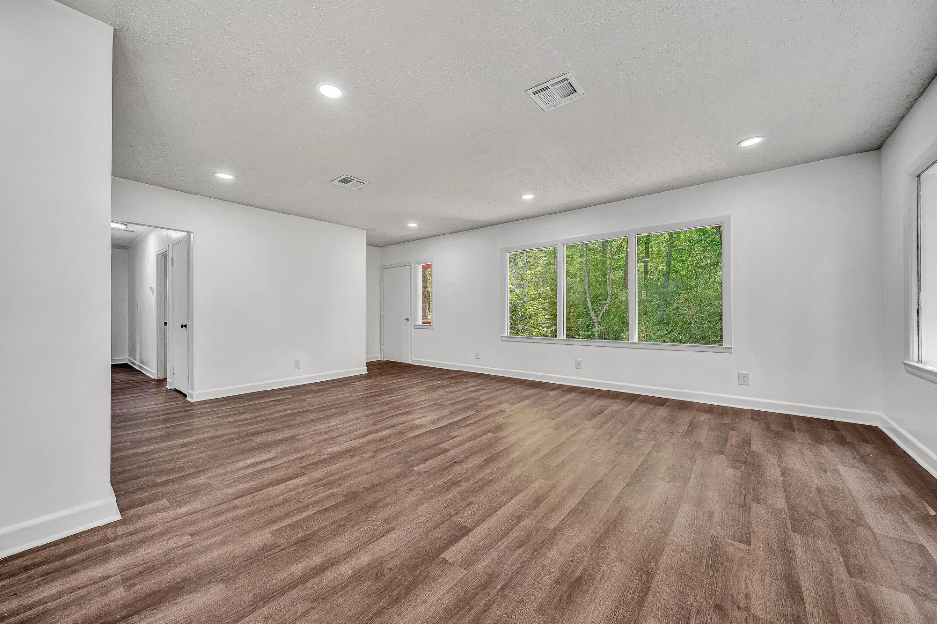 83 Maid Marian CT - Photo 3