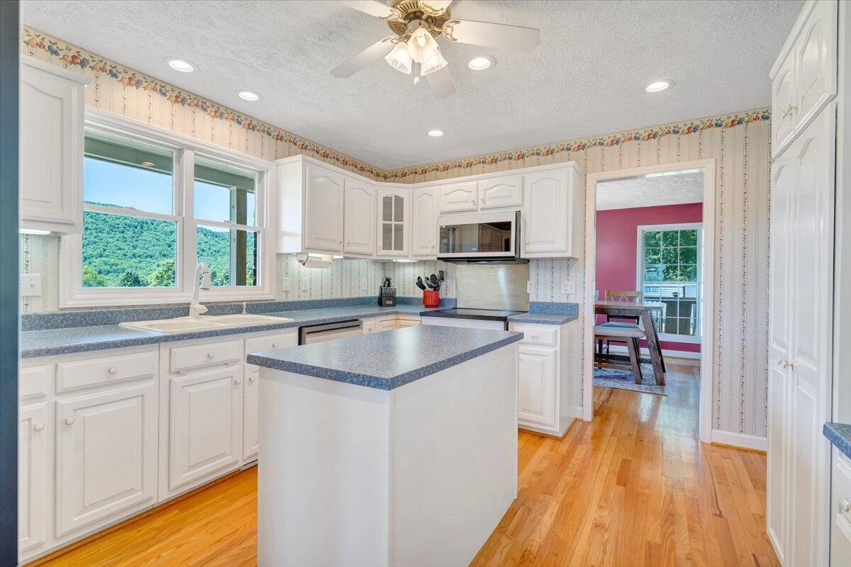 1615 Turkeycock LN - Photo 32