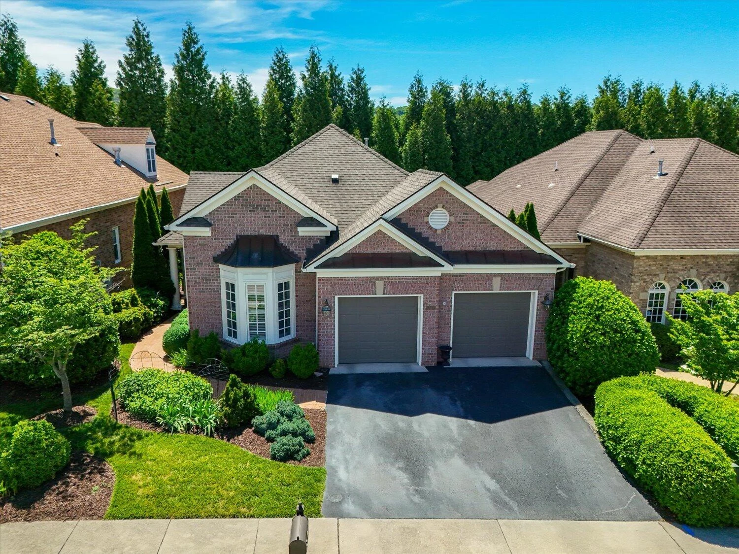 3348 Somercroft CT SW
