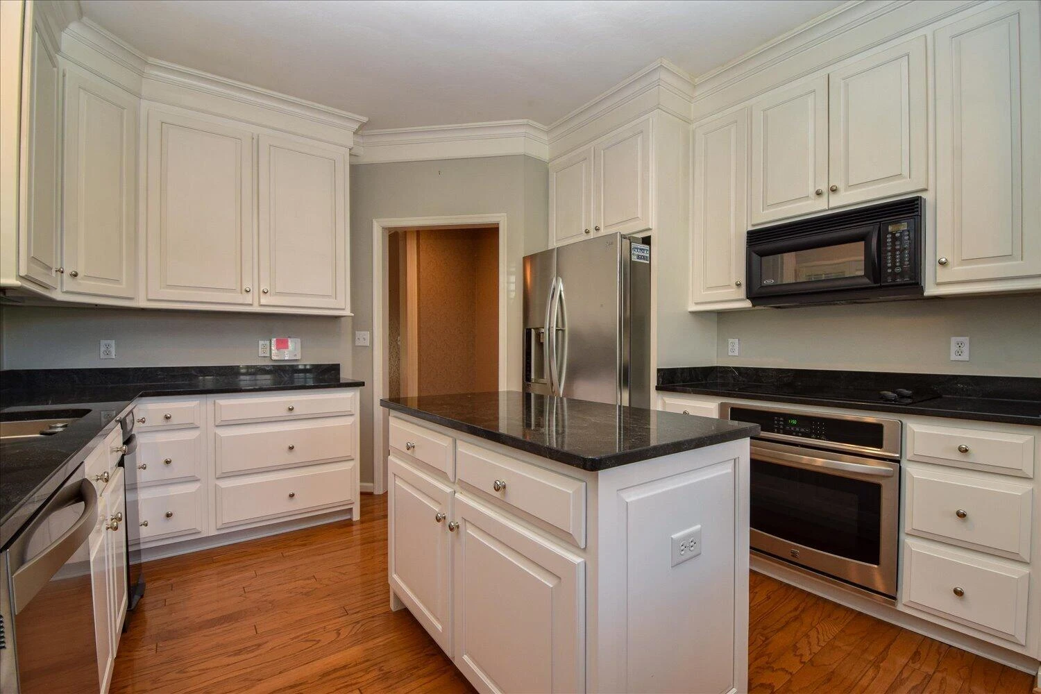 3348 Somercroft CT SW - Photo 14