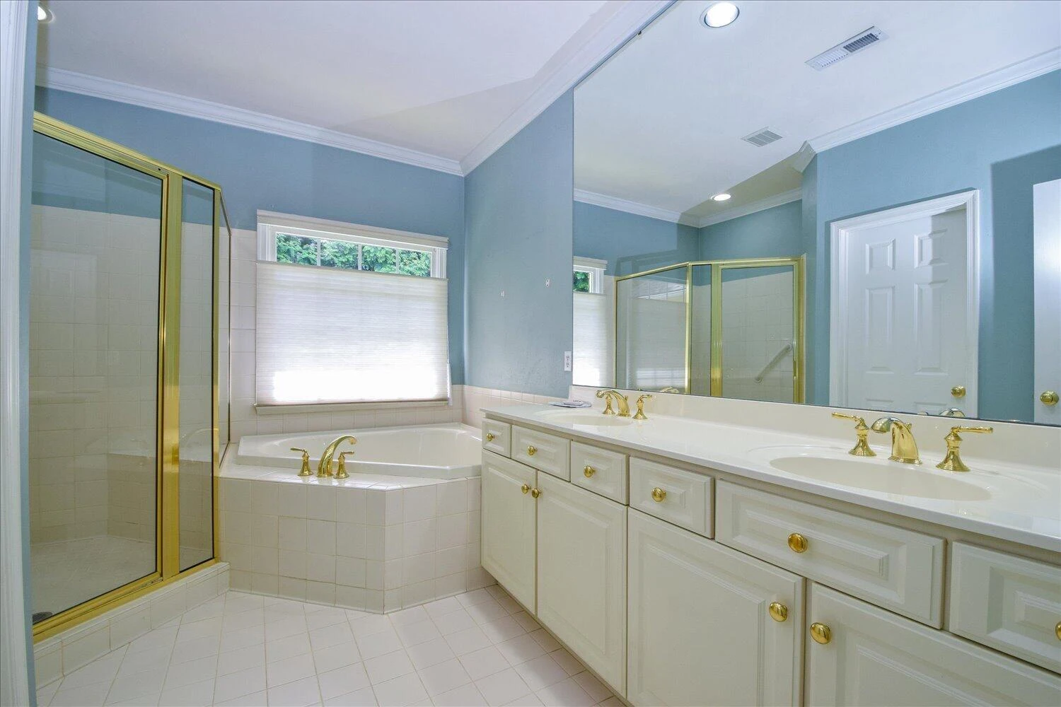 3348 Somercroft CT SW - Photo 18
