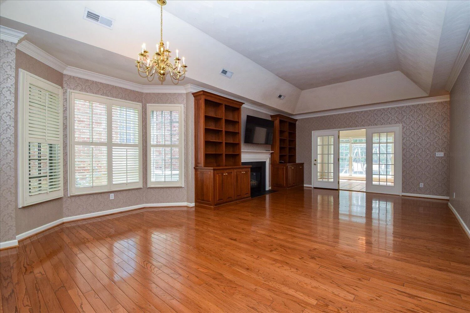 3348 Somercroft CT SW - Photo 8