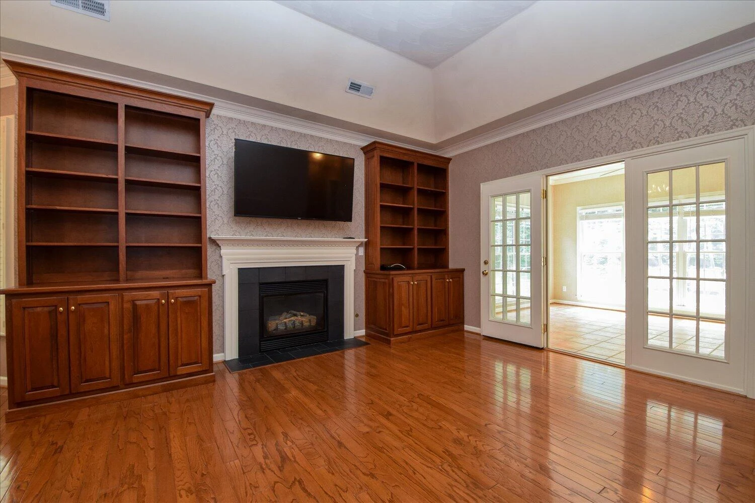 3348 Somercroft CT SW - Photo 9