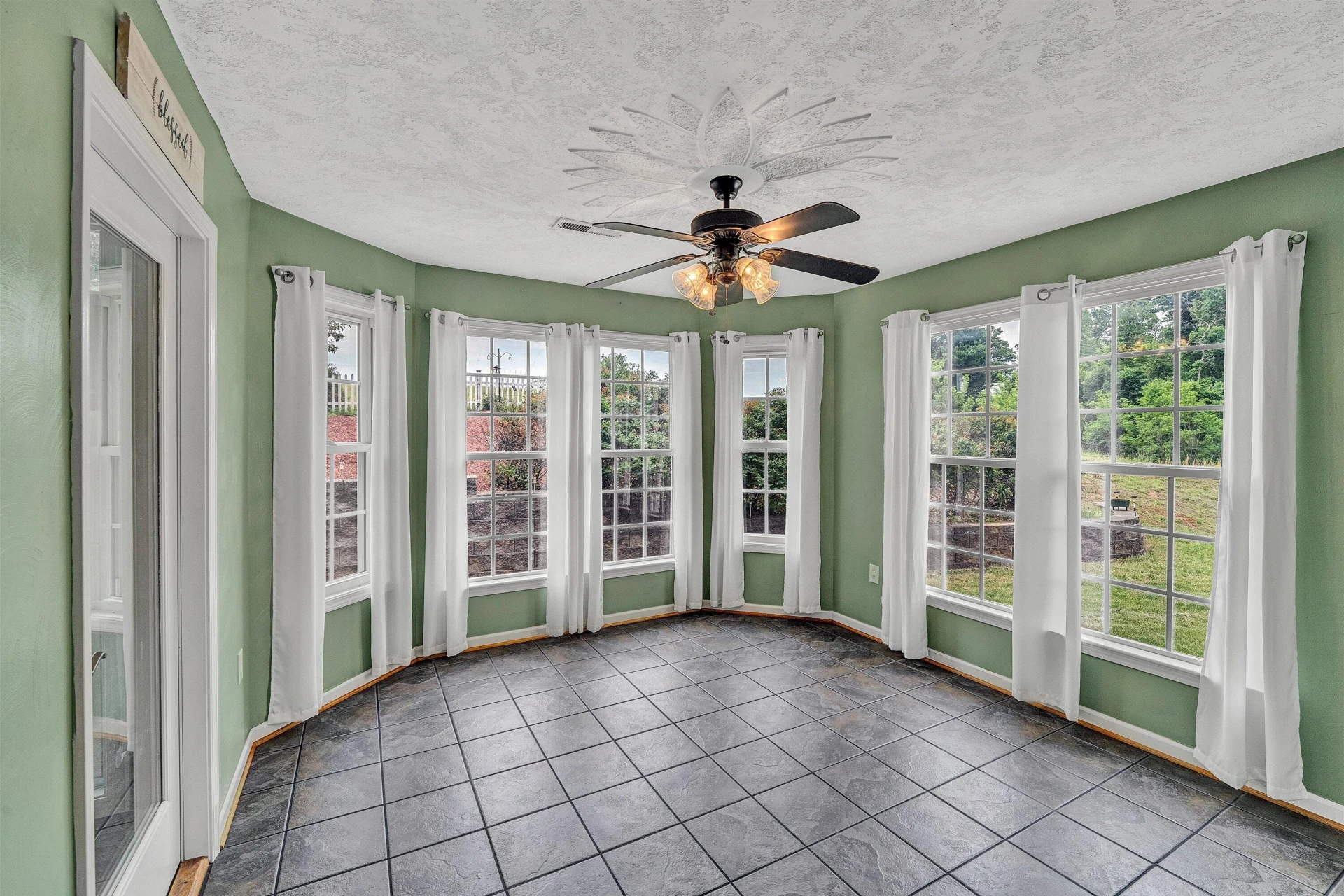 1530 Indian Springs LN - Photo 10