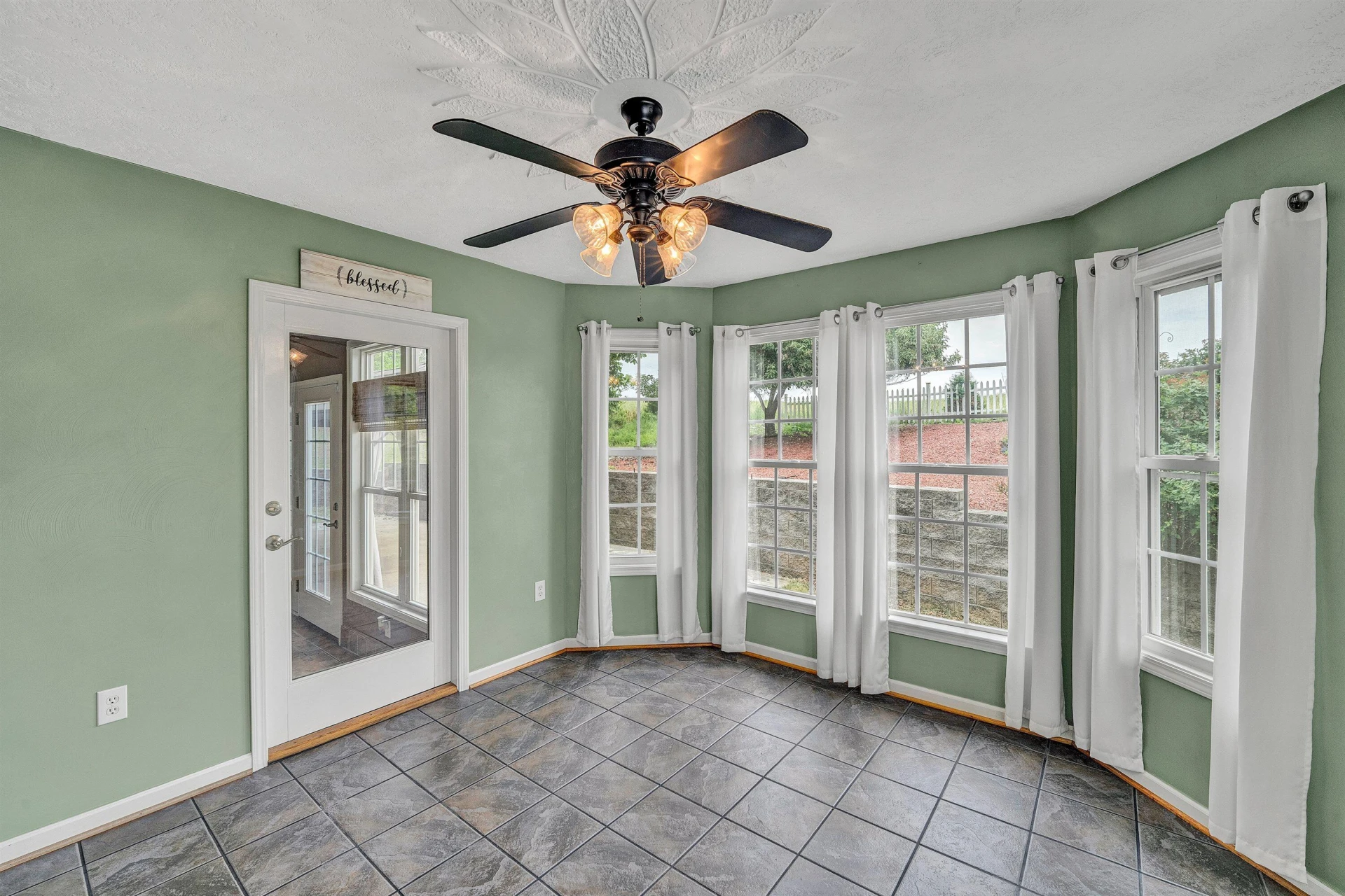 1530 Indian Springs LN - Photo 11