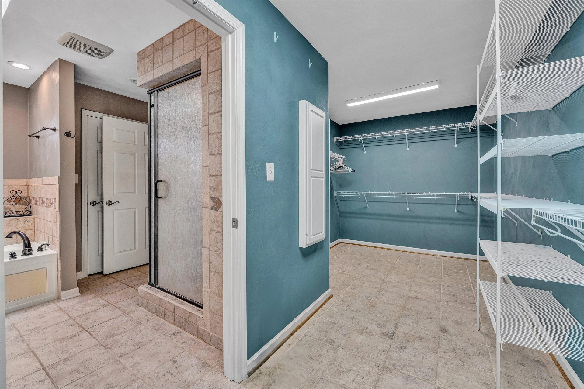 1530 Indian Springs LN - Photo 18