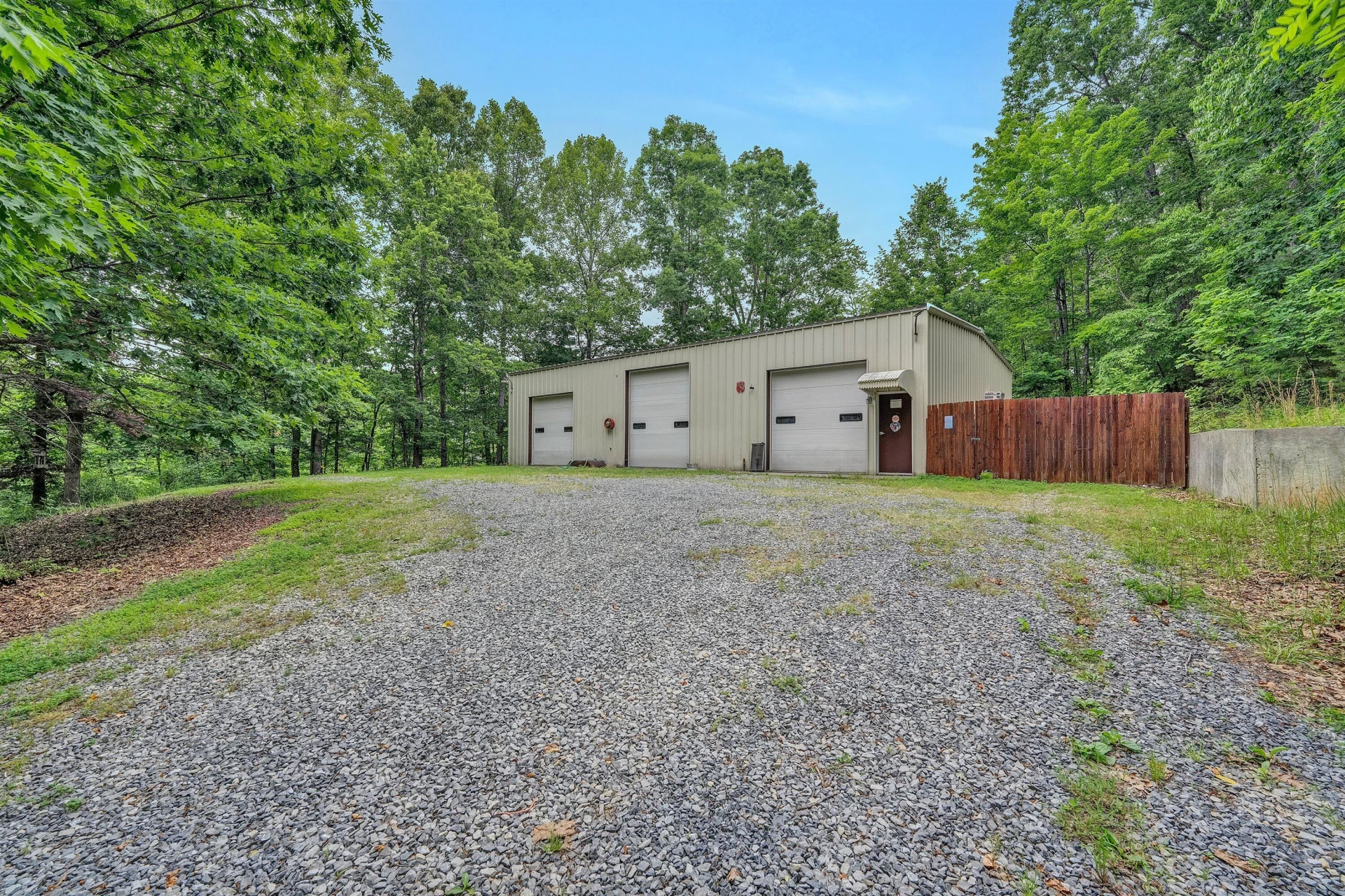 1530 Indian Springs LN - Photo 34