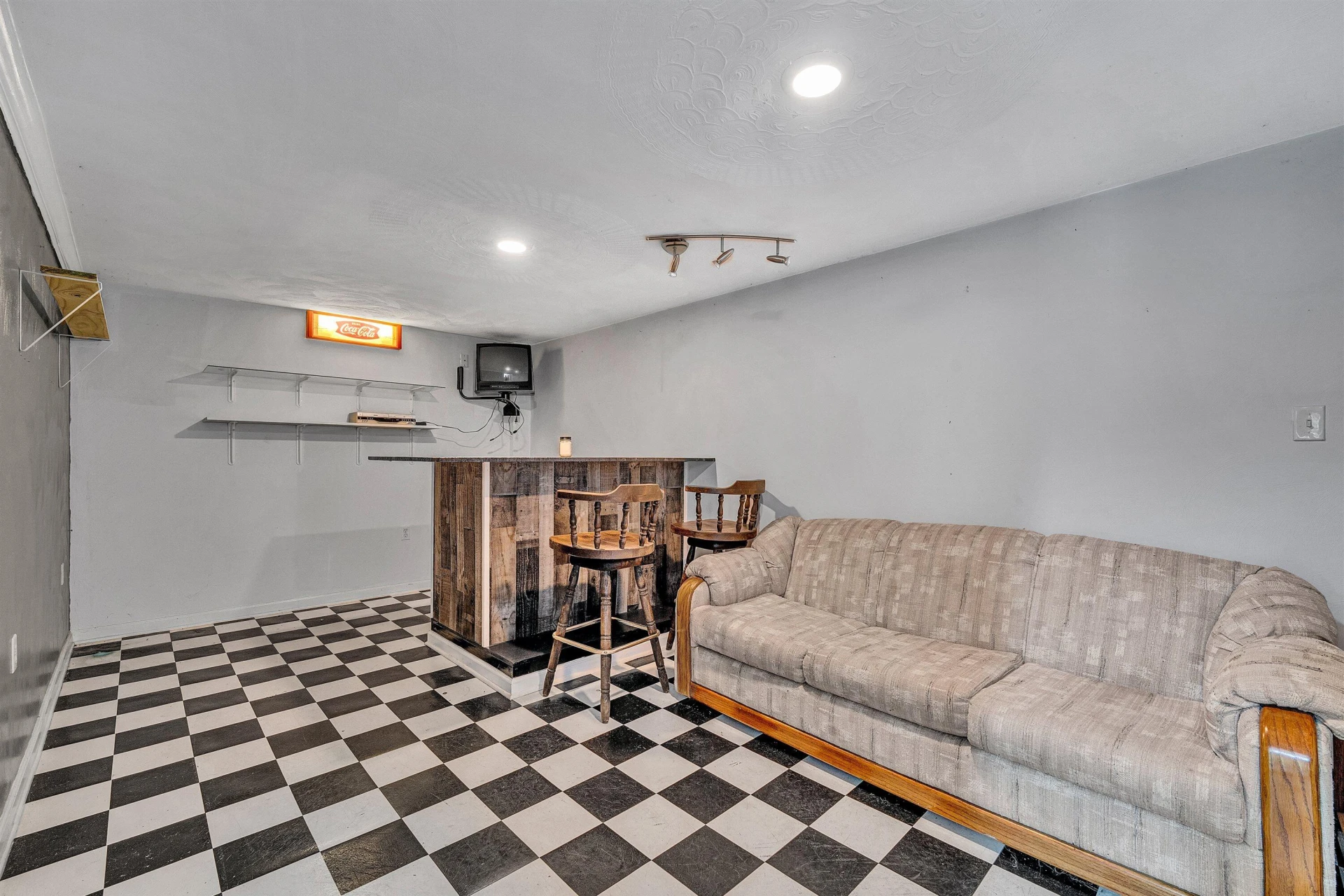 1530 Indian Springs LN - Photo 38