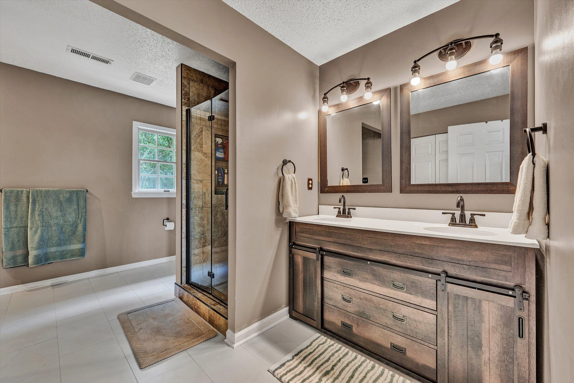 160 Indian Pointe DR - Photo 23