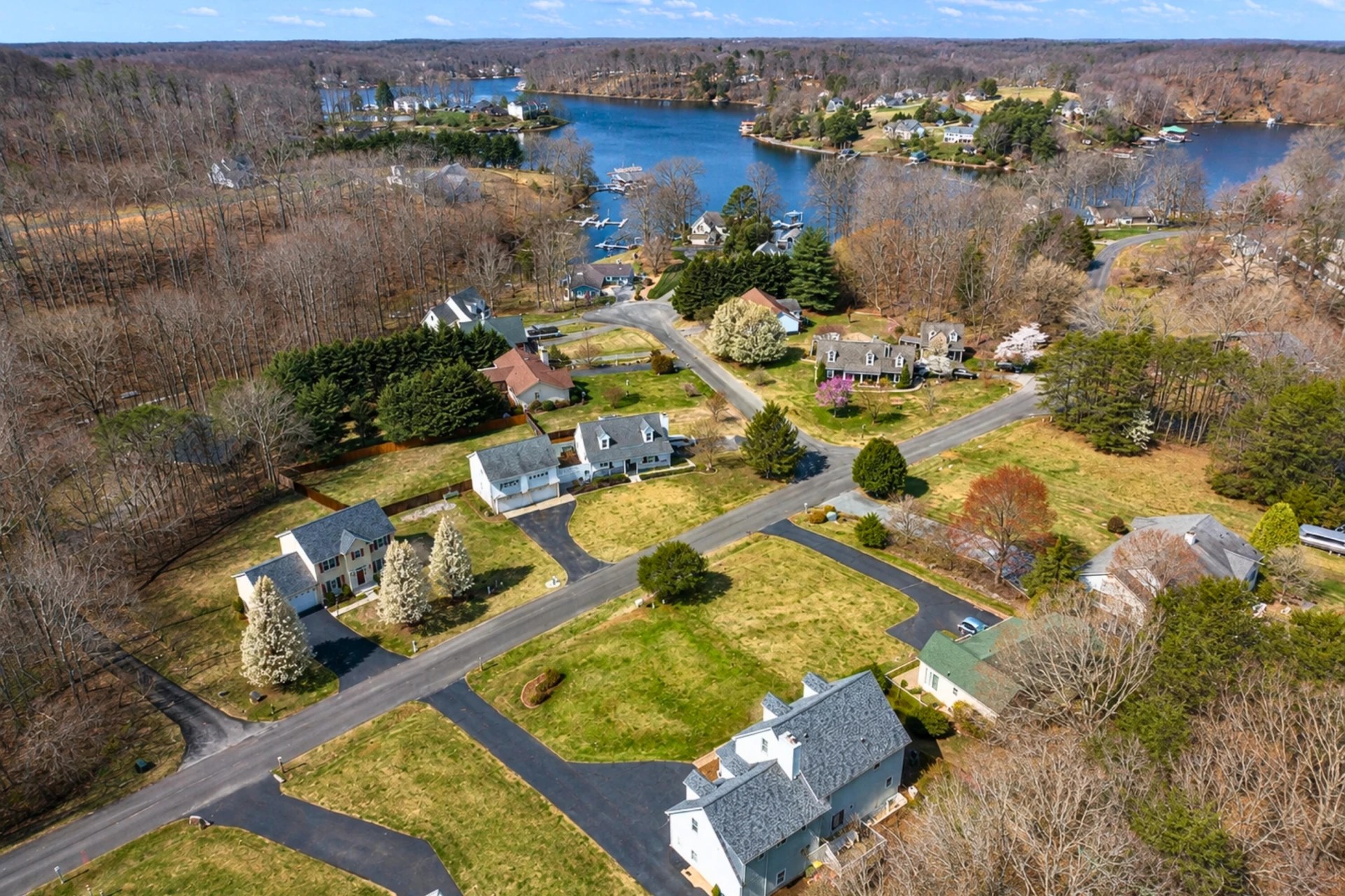 160 Indian Pointe DR - Photo 2