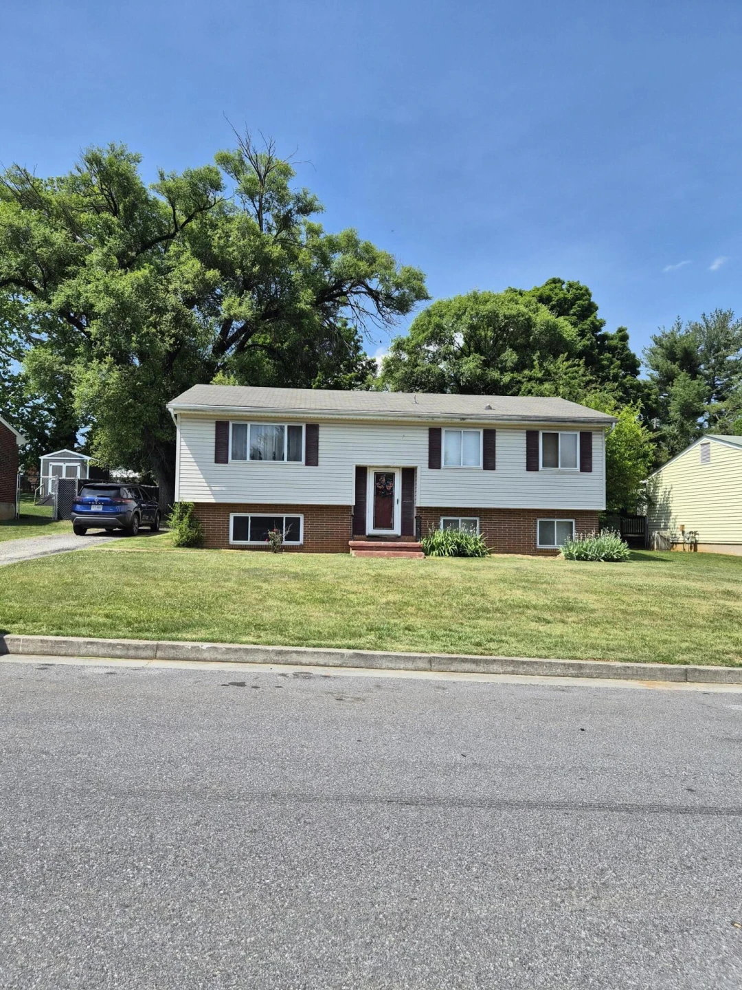 3819 Green Spring AVE NW - Photo 2