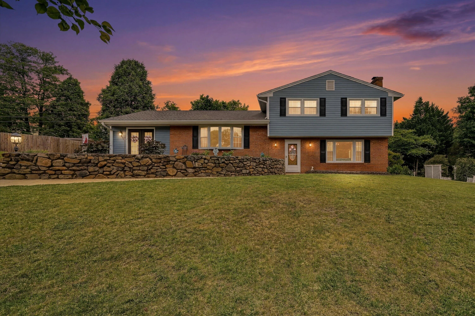 5417 Lakeland DR
