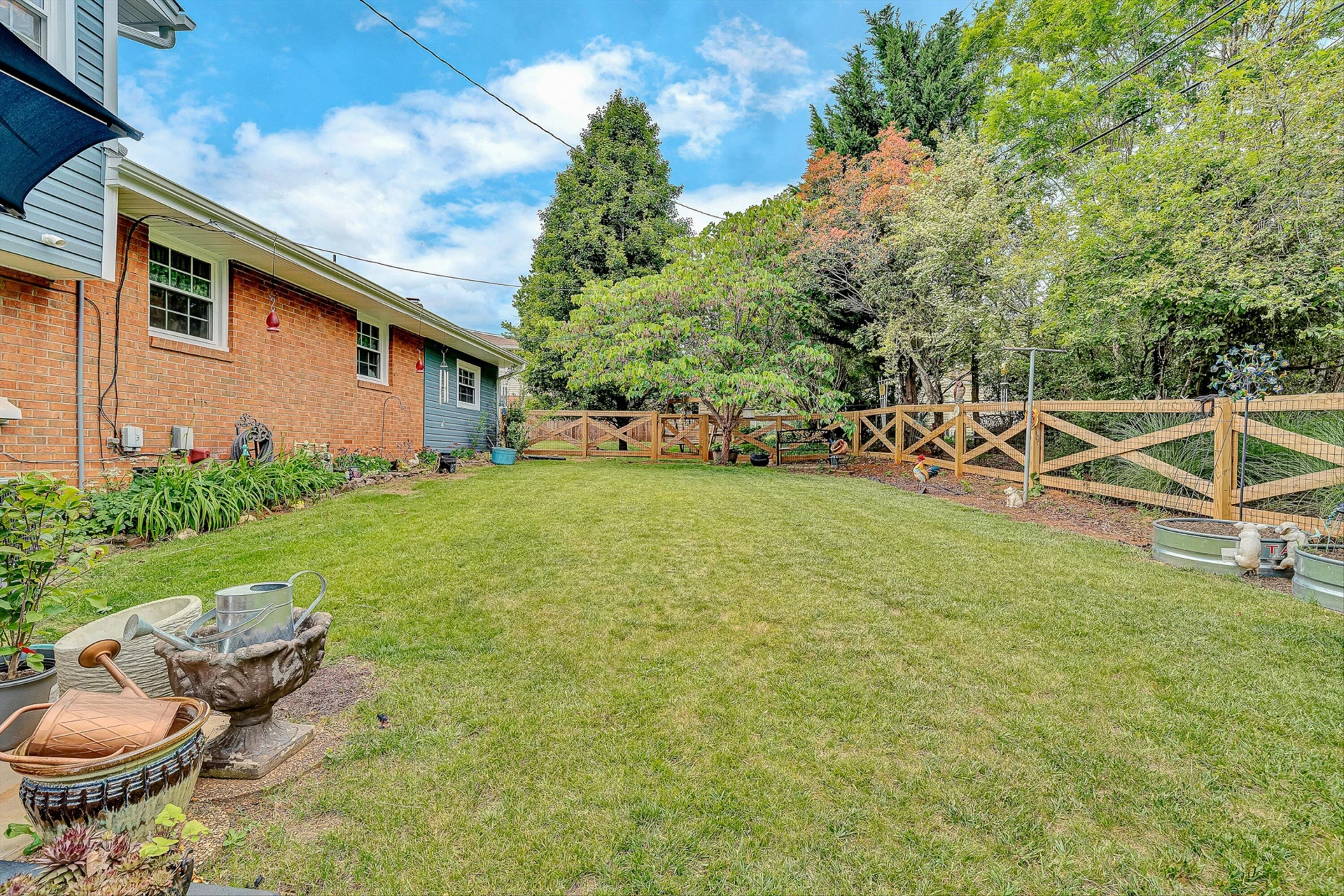 5417 Lakeland DR - Photo 32