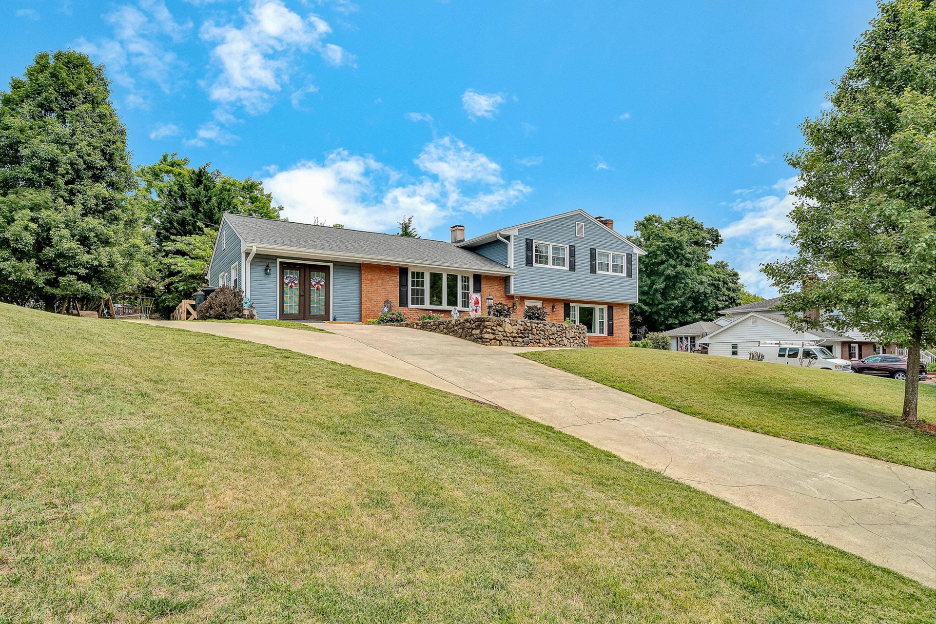 5417 Lakeland DR - Photo 4