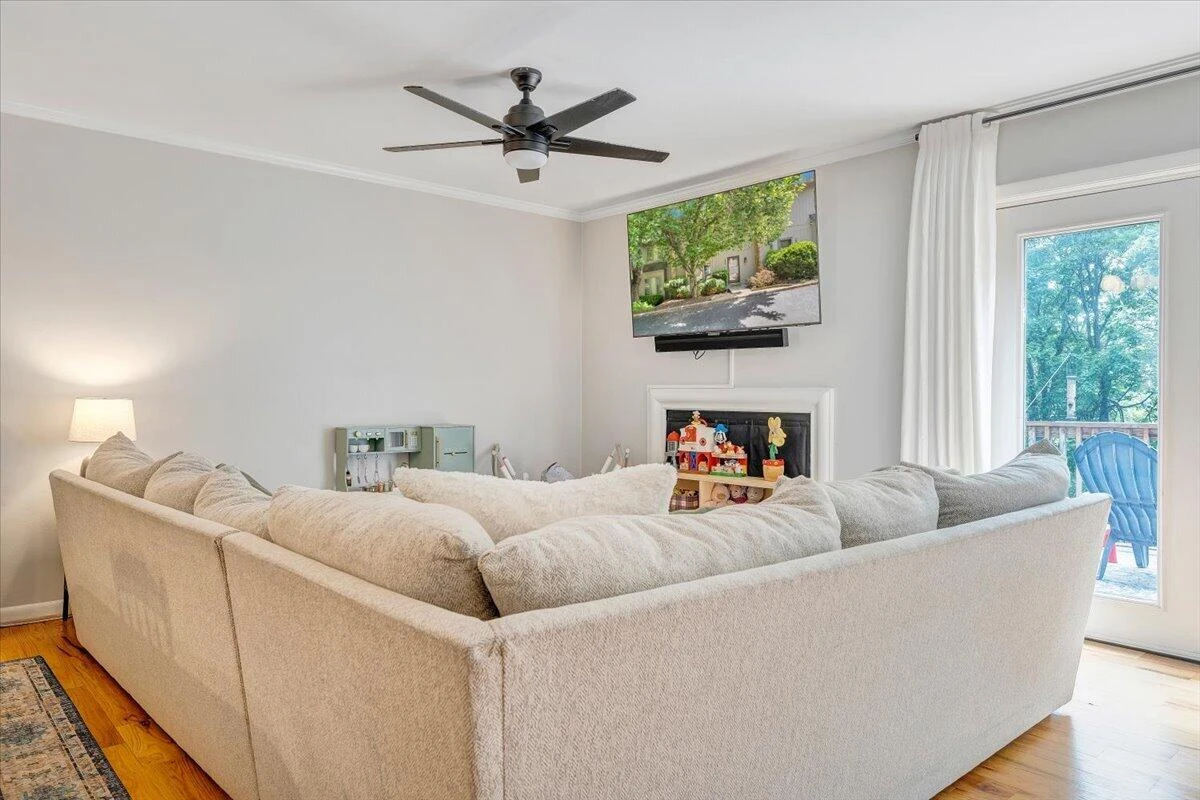 3437 Londonderry CT - Photo 13