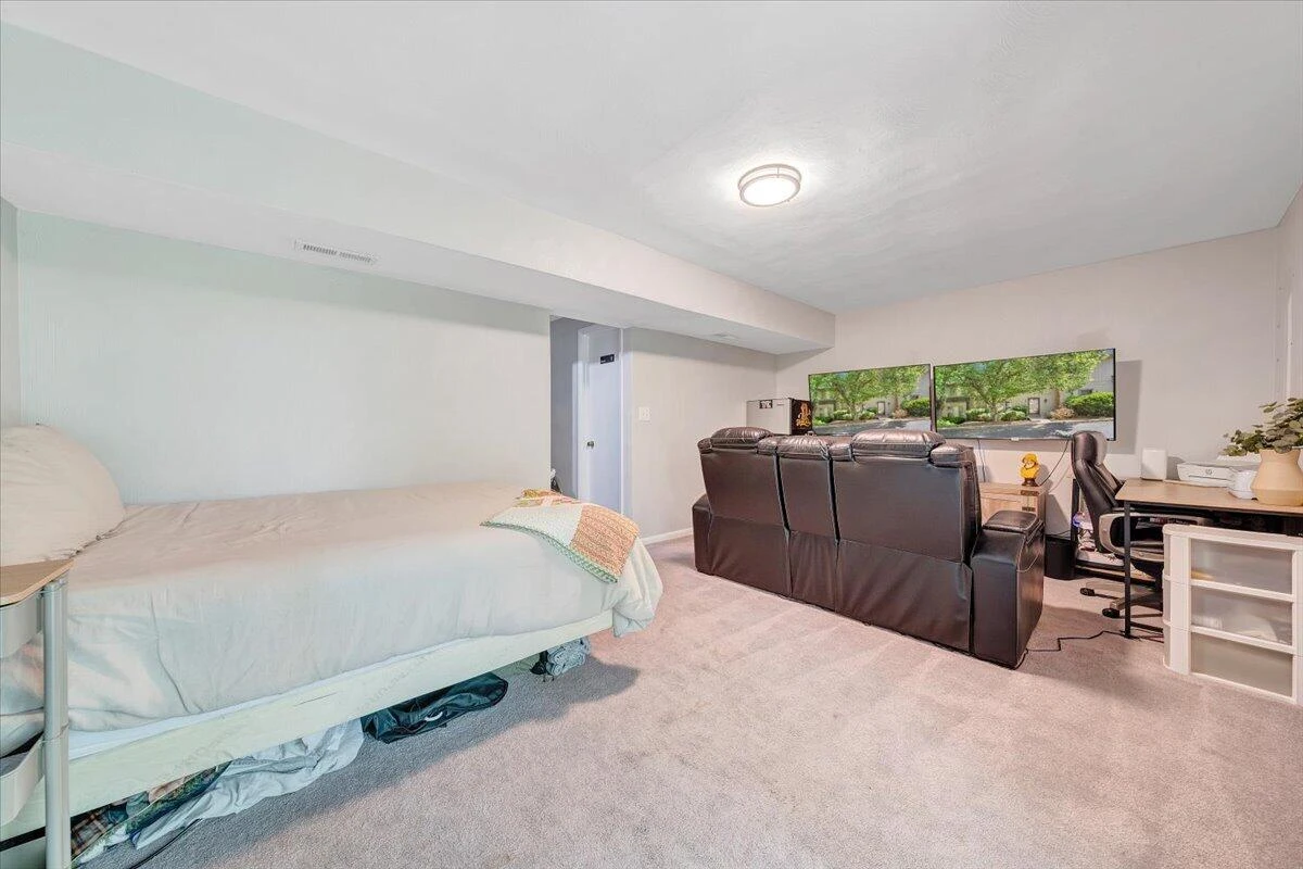 3437 Londonderry CT - Photo 35
