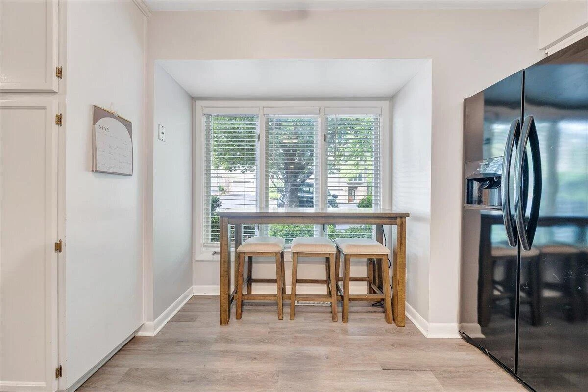 3437 Londonderry CT - Photo 5