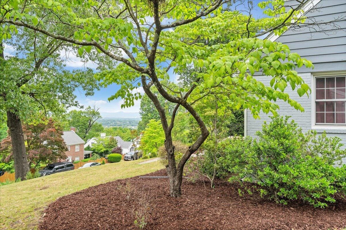 2604 Nottingham RD SE - Photo 10
