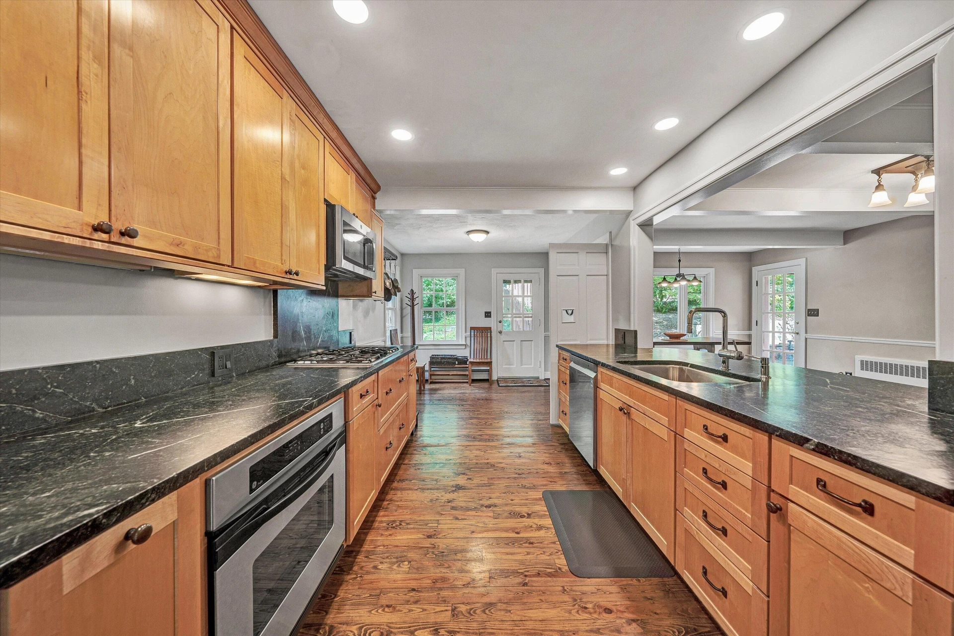 2604 Nottingham RD SE - Photo 19