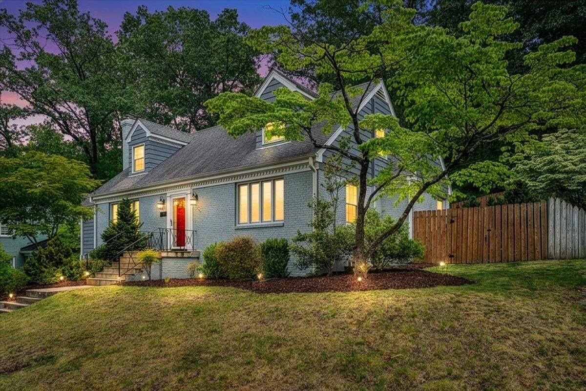 2604 Nottingham RD SE - Photo 2