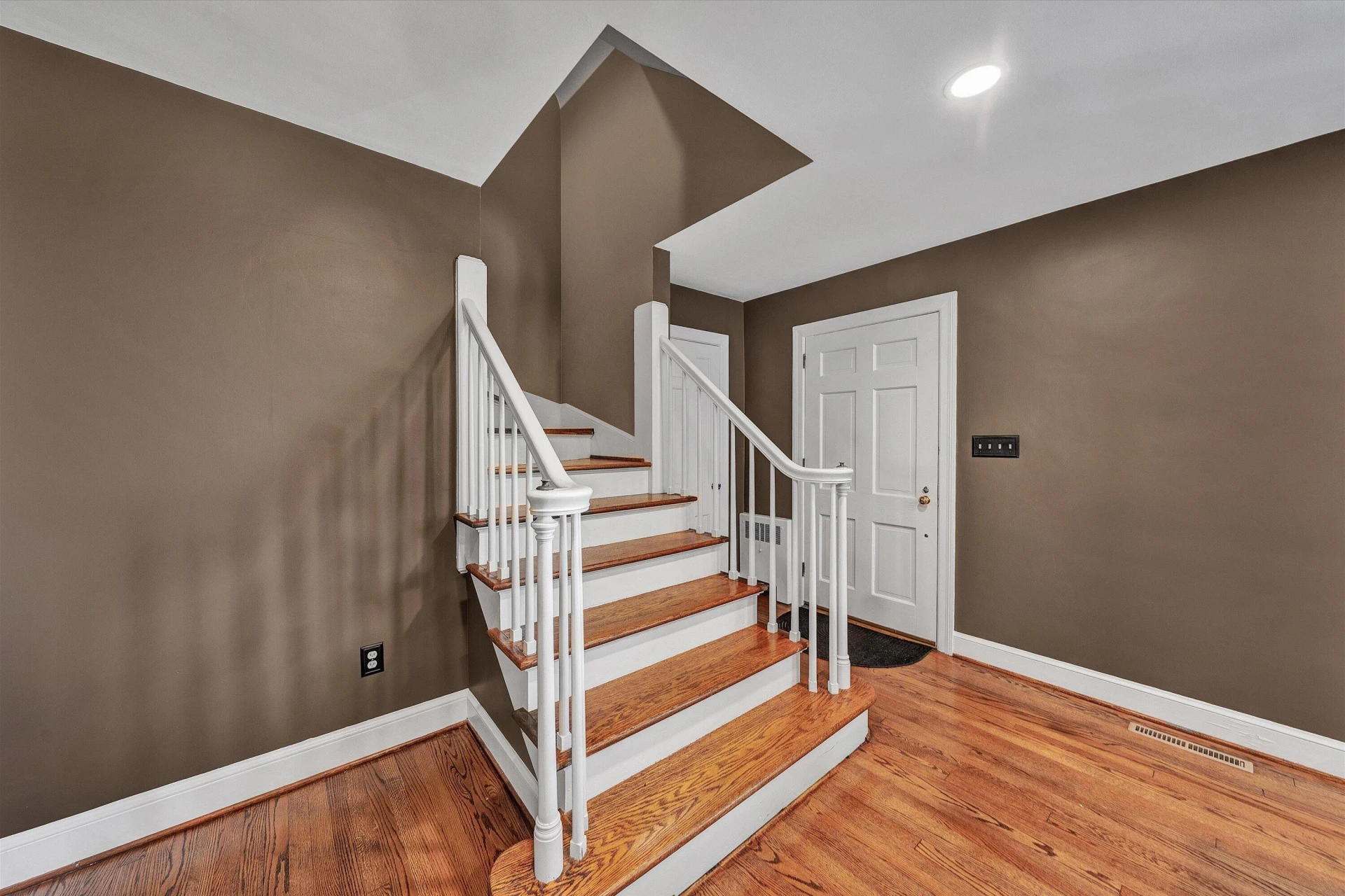 2604 Nottingham RD SE - Photo 31