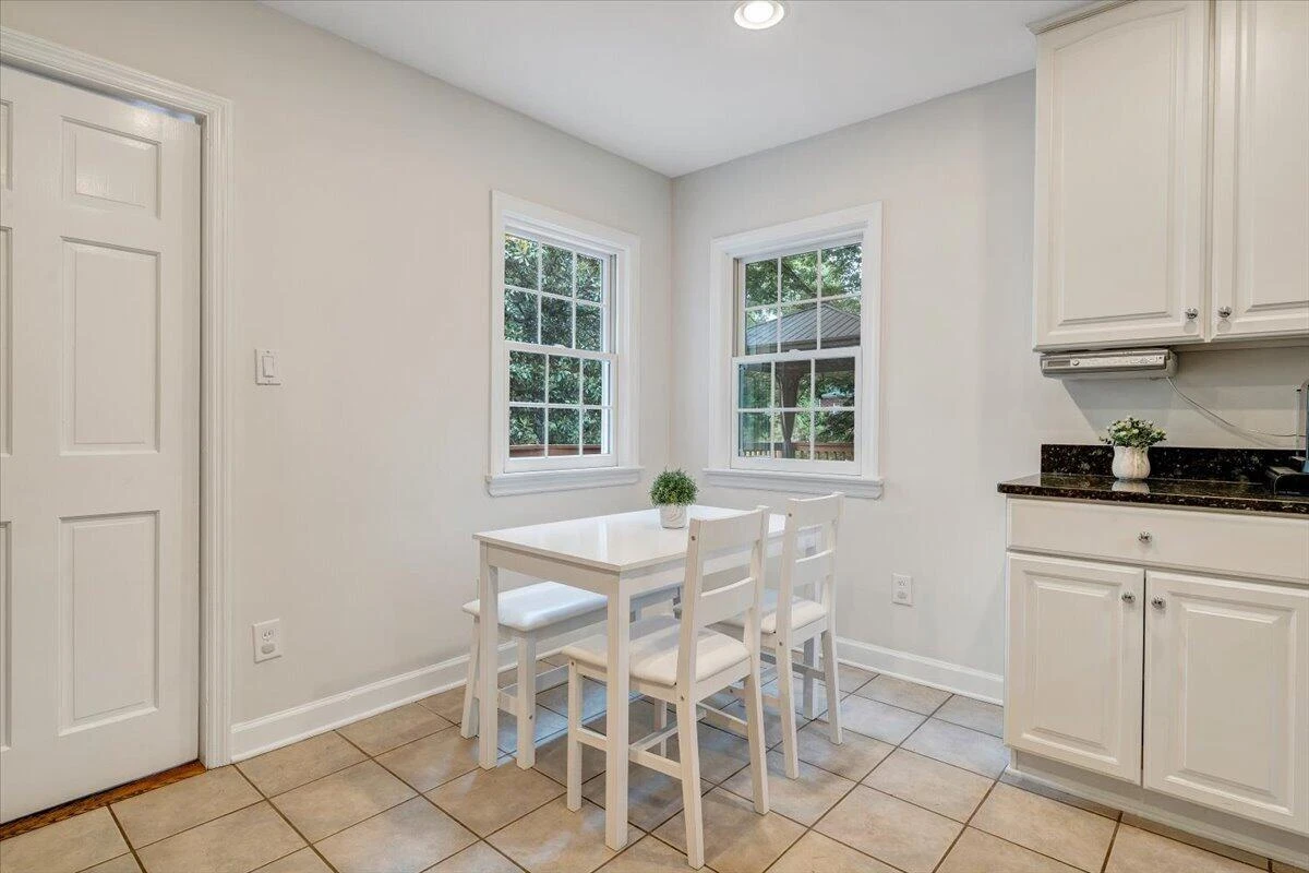 712 Cassell LN SW - Photo 16
