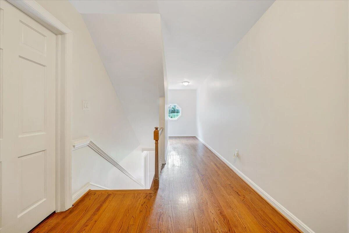 712 Cassell LN SW - Photo 22