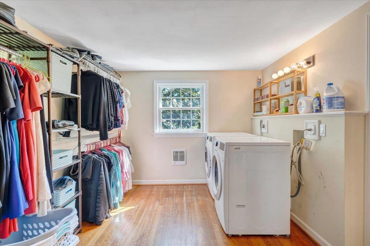 712 Cassell LN SW - Photo 32