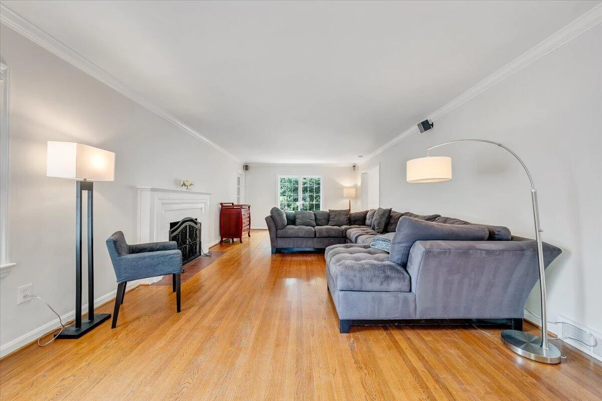 712 Cassell LN SW - Photo 6