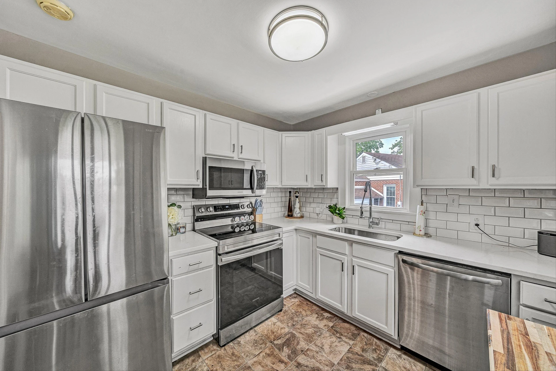 2774 Derwent DR SW - Photo 18