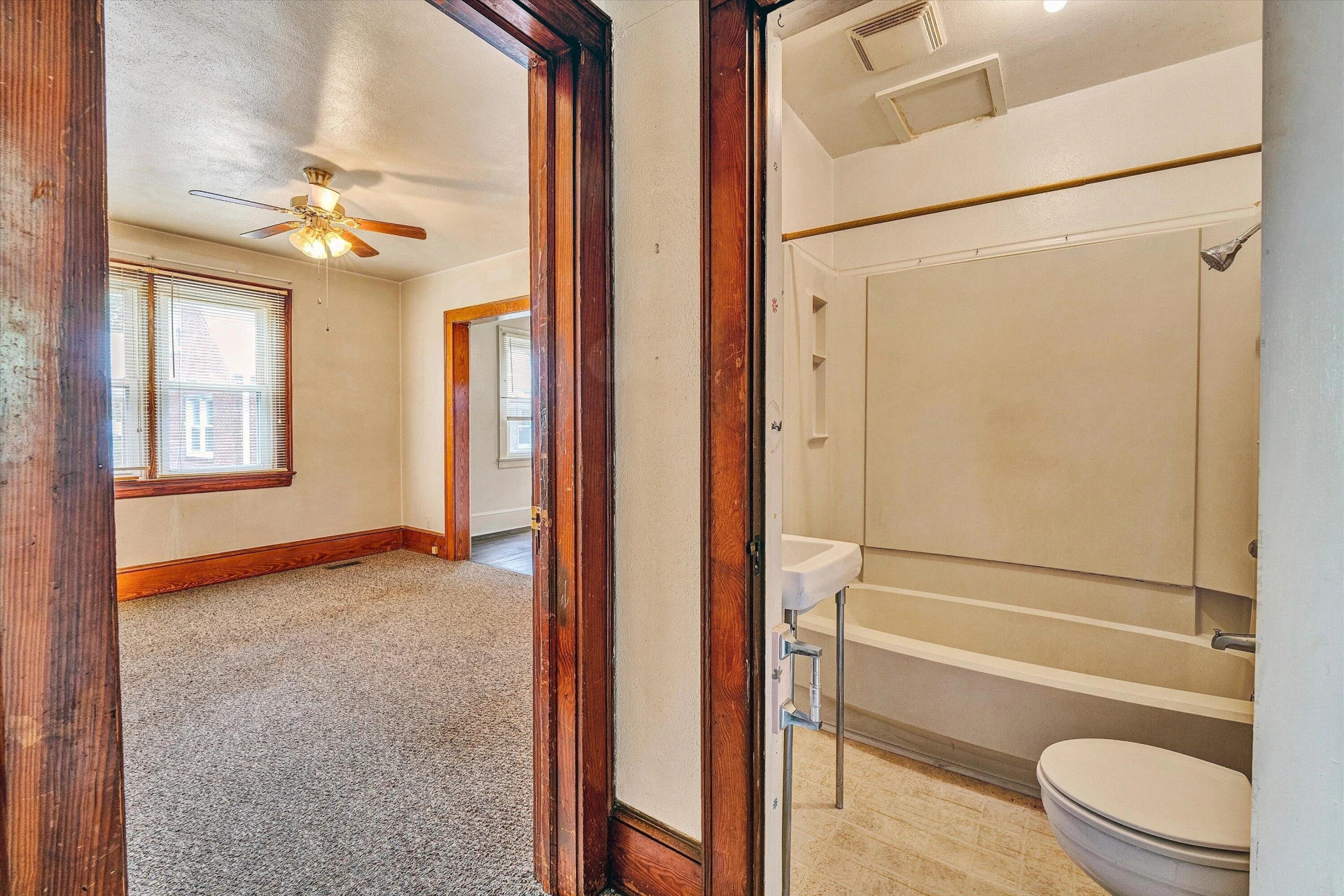 114 W CHURCH ST - Photo 39