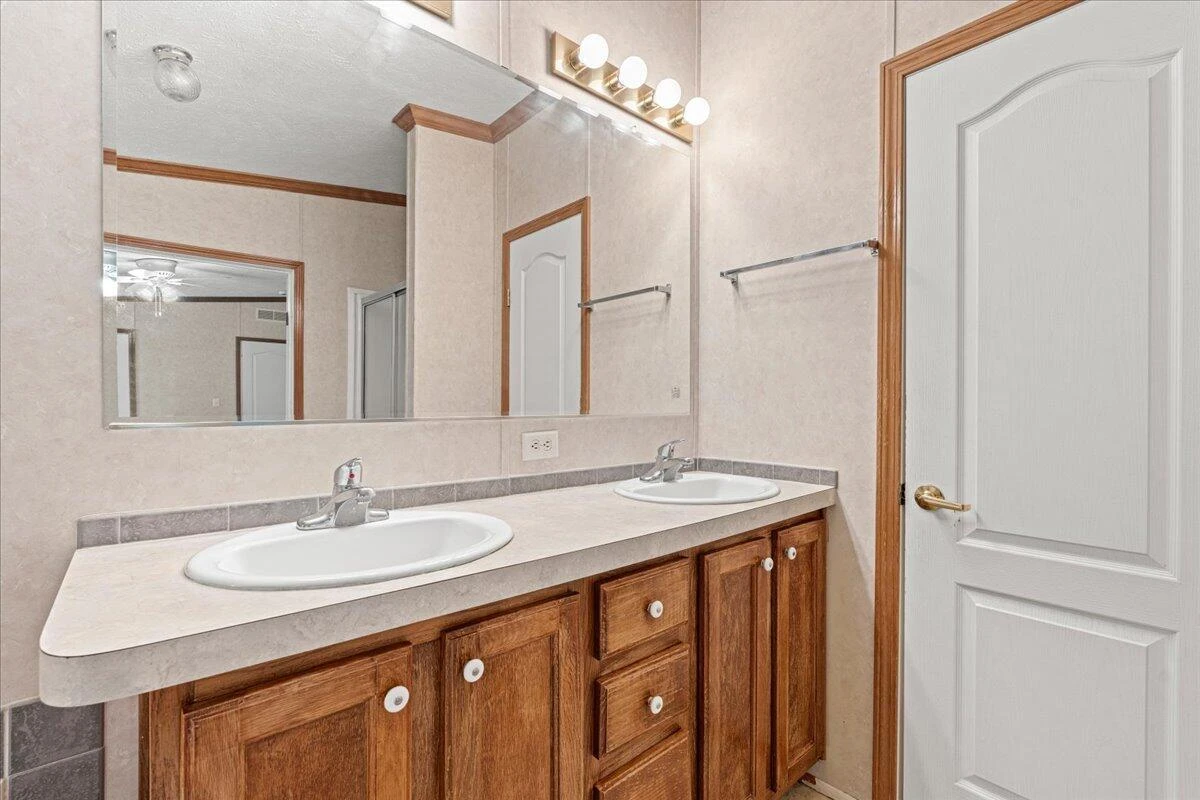 1296 Hayward DR - Photo 10