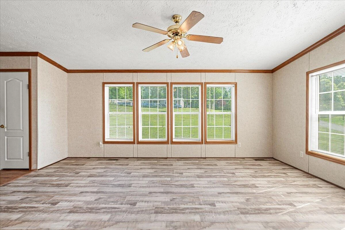 1296 Hayward DR - Photo 3