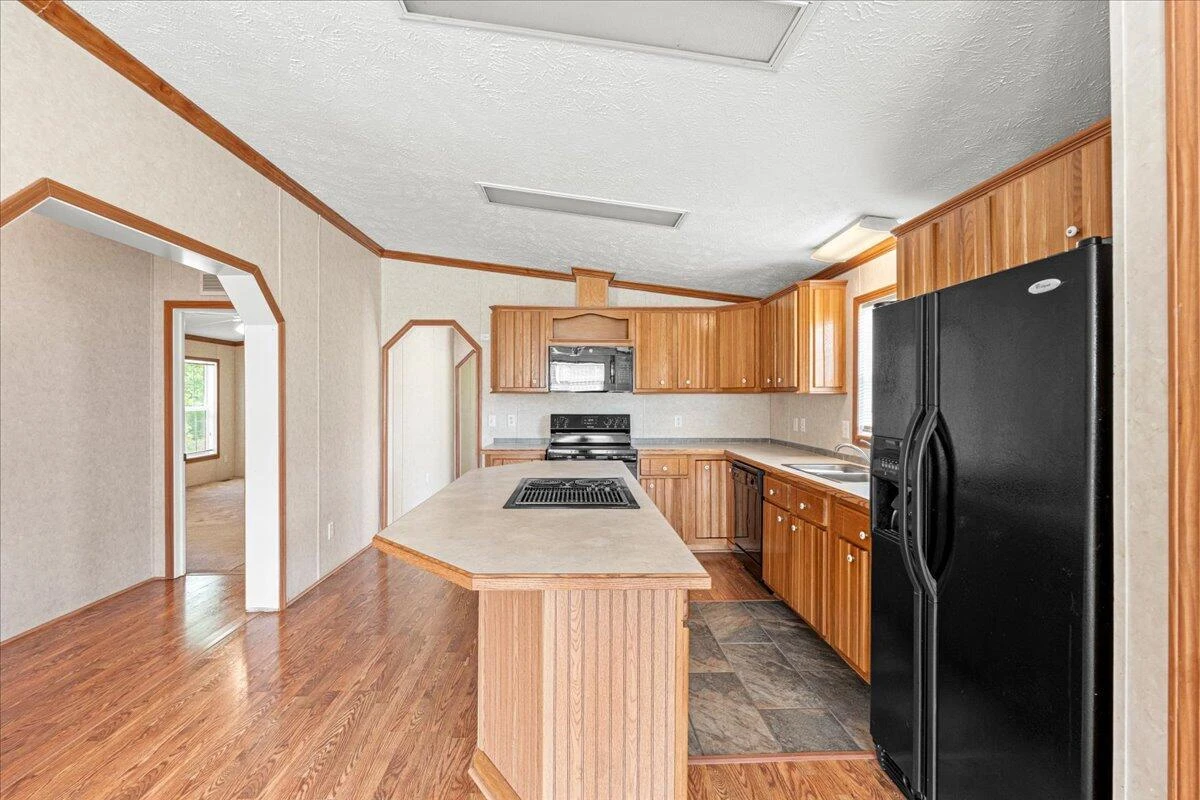 1296 Hayward DR - Photo 5