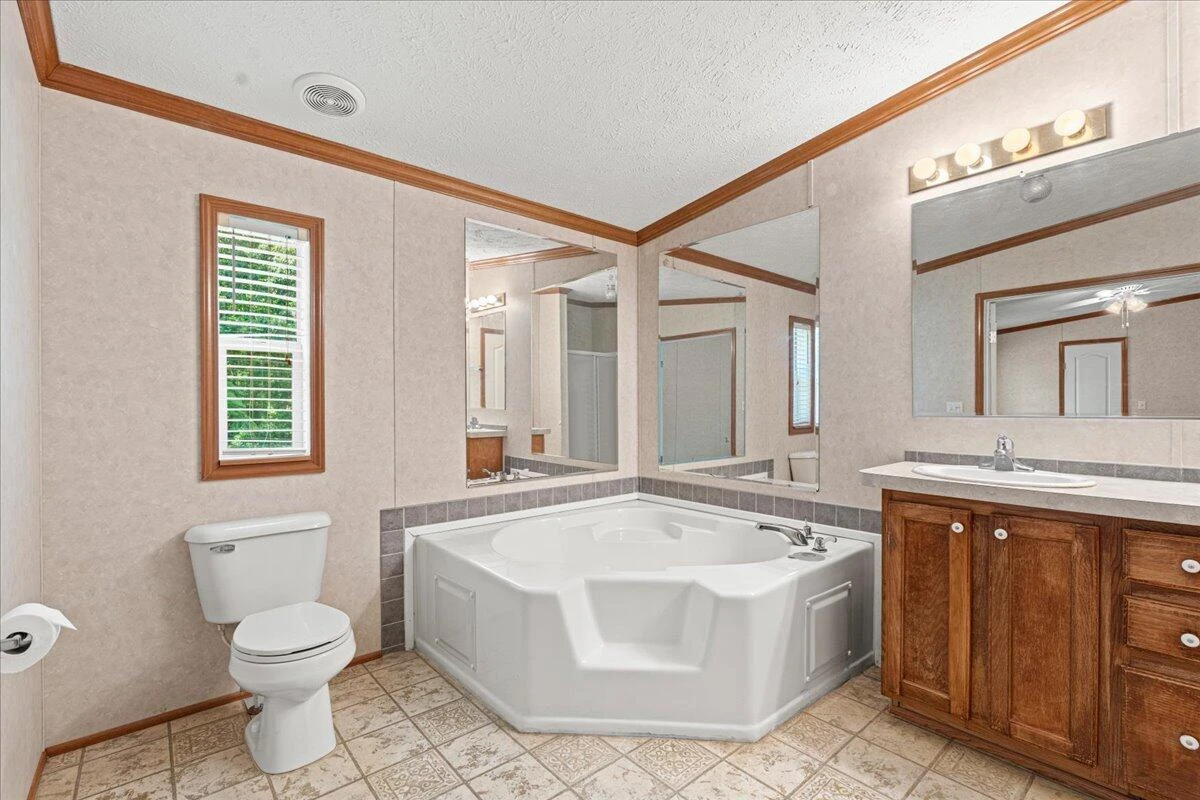 1296 Hayward DR - Photo 9