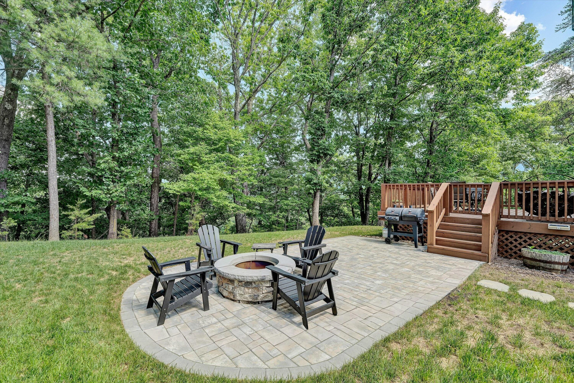 6211 Hillcrest RD - Photo 32
