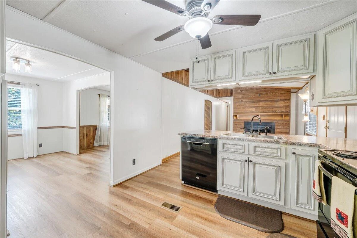 109 Meador LN - Photo 10