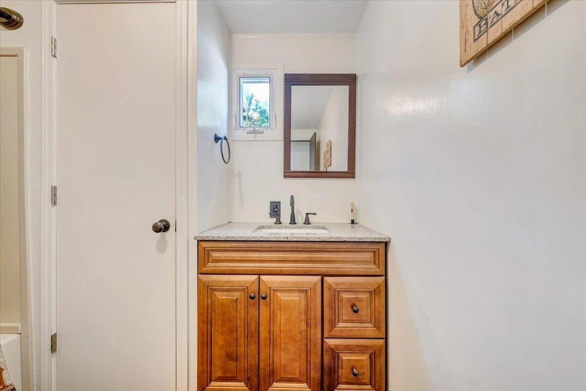 109 Meador LN - Photo 32