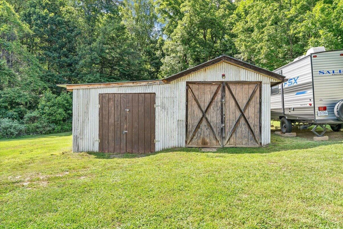 109 Meador LN - Photo 35